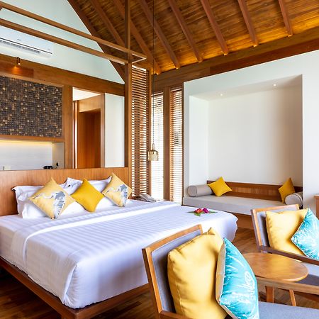 Furaveri Maldives Meedhoo  Esterno foto A bedroom at the resort