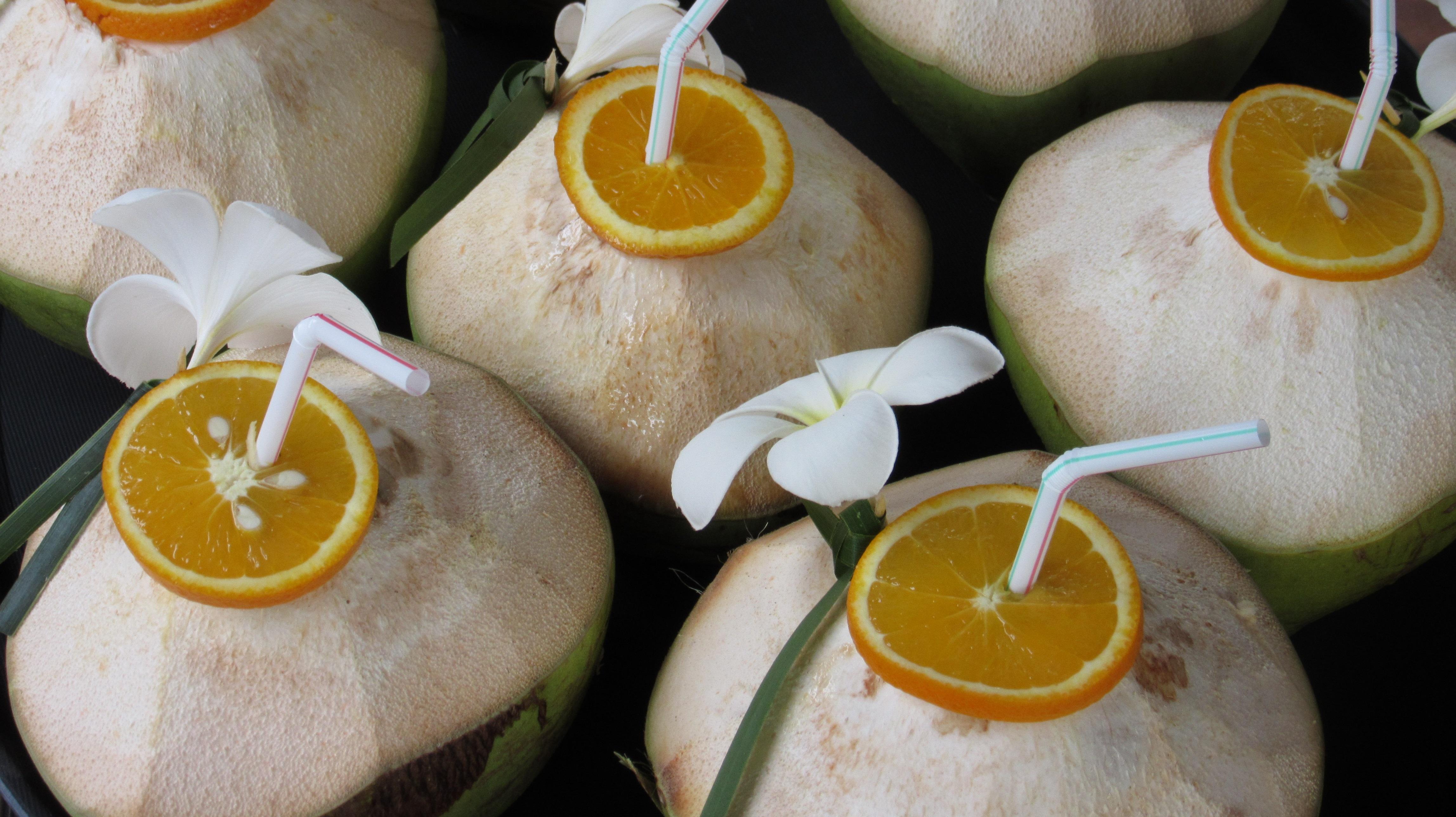 Furaveri Maldives Meedhoo  Esterno foto Coconut water