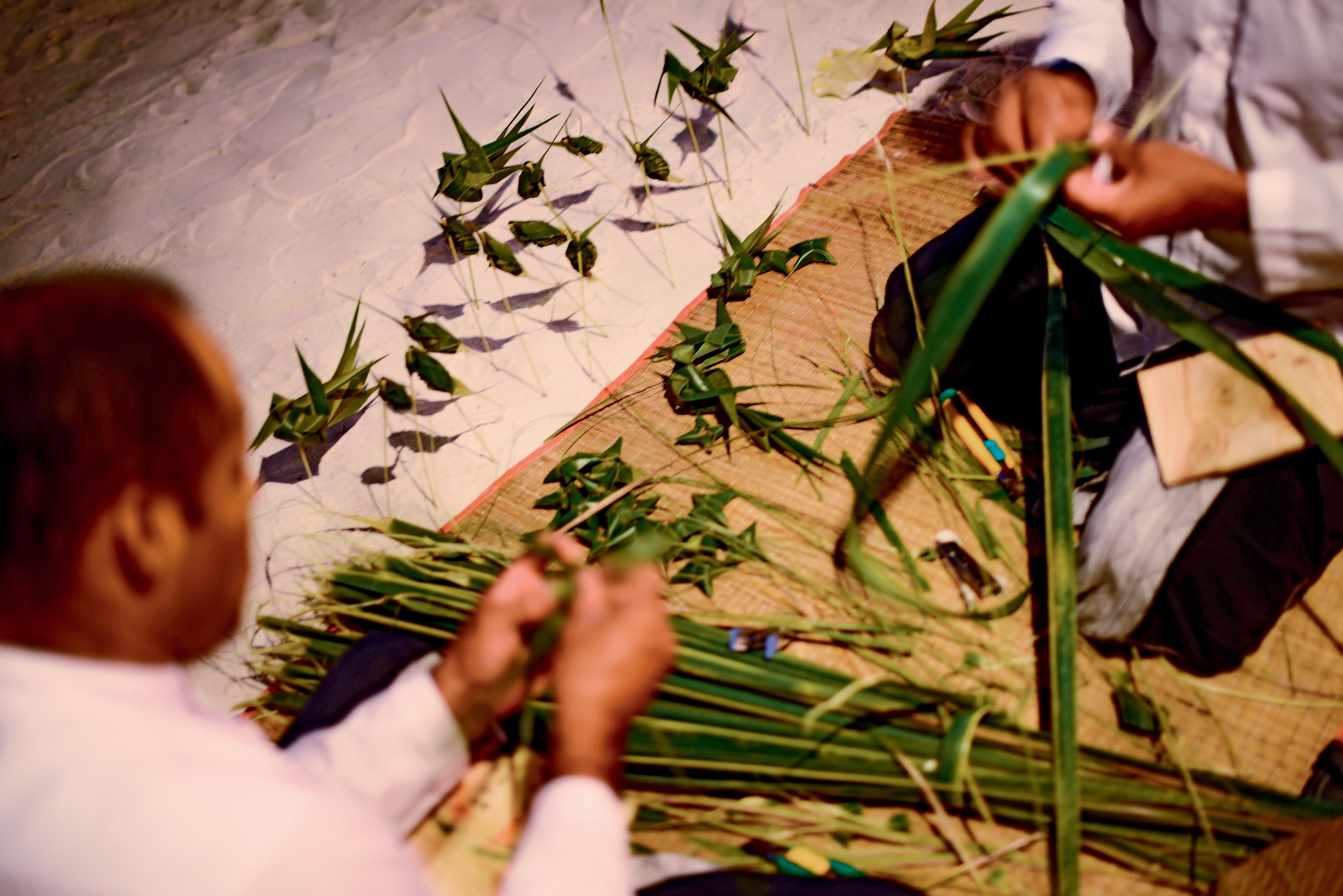 Furaveri Maldives Meedhoo  Esterno foto Folding of the traditional khatagorij