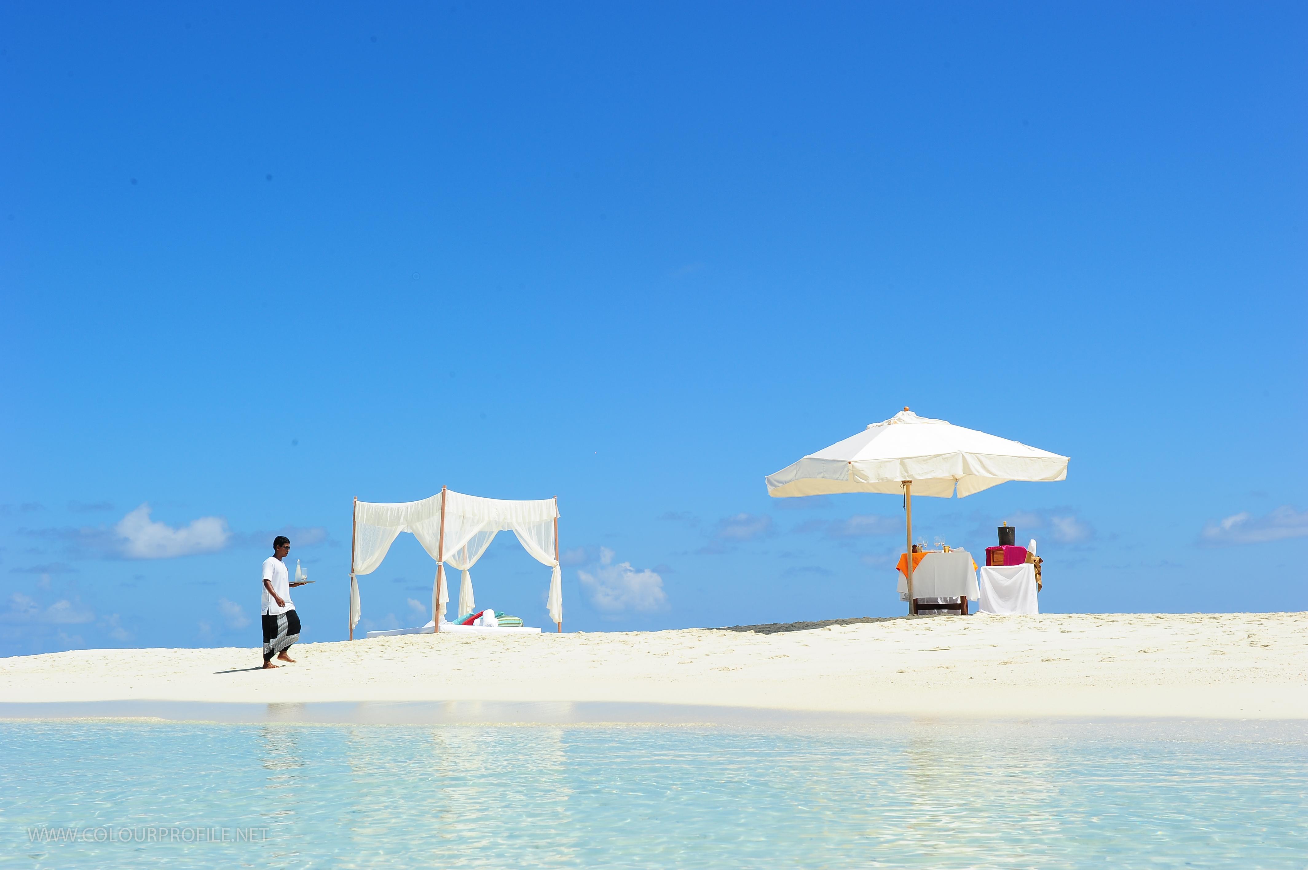 Furaveri Maldives Meedhoo  Esterno foto A beach in Maldives