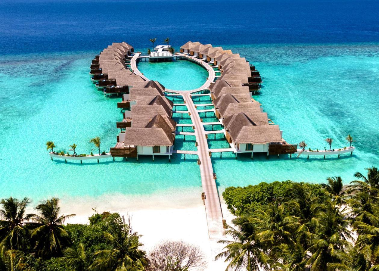 Furaveri Maldives Meedhoo  Esterno foto The resort's villas