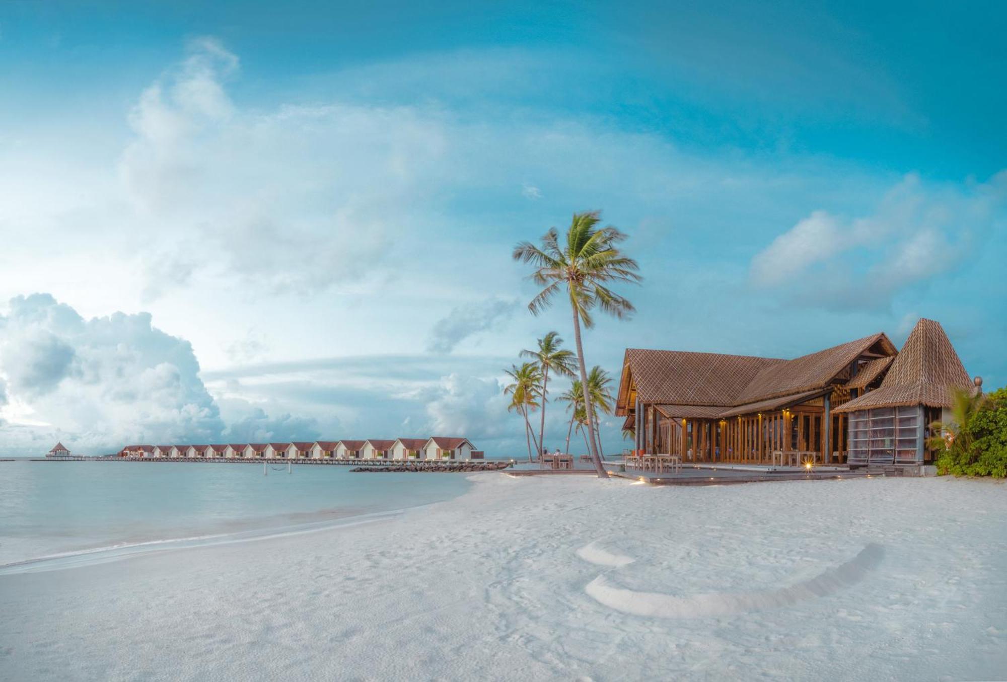 Furaveri Maldives Meedhoo  Esterno foto The beach at the resort